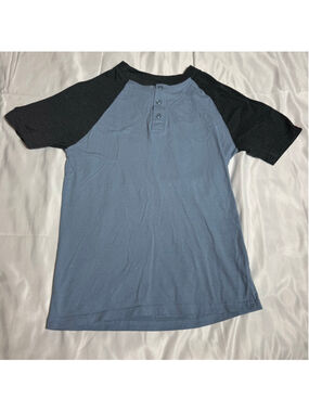 Men's Airwalk Short Sleeve Henley Tee, Size S, Blue and Black